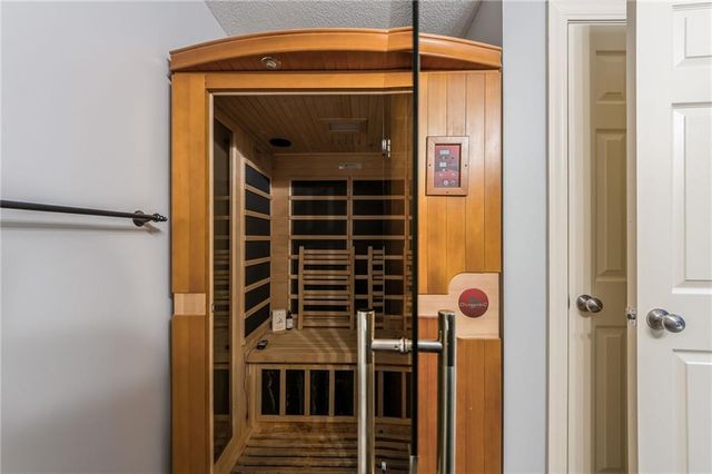 9612 NE 95th Terrace, Kansas City, MO 64157