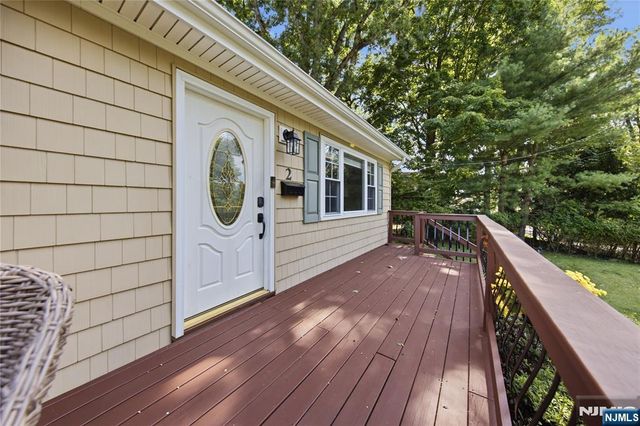 2 Crow Trail, Wayne, NJ 07470