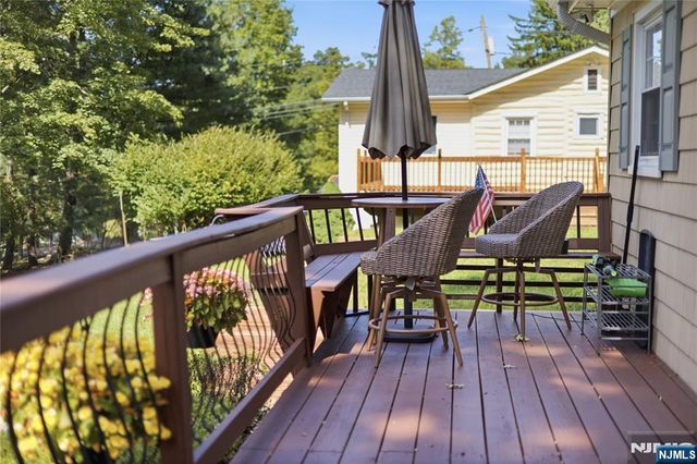 2 Crow Trail, Wayne, NJ 07470