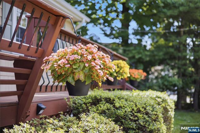 2 Crow Trail, Wayne, NJ 07470