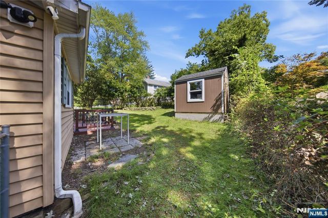 2 Crow Trail, Wayne, NJ 07470