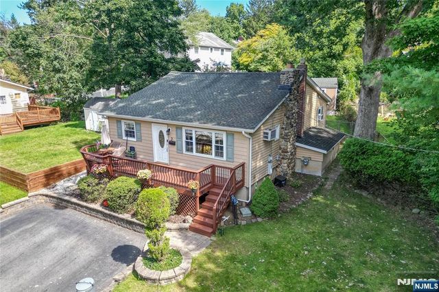 2 Crow Trail, Wayne, NJ 07470