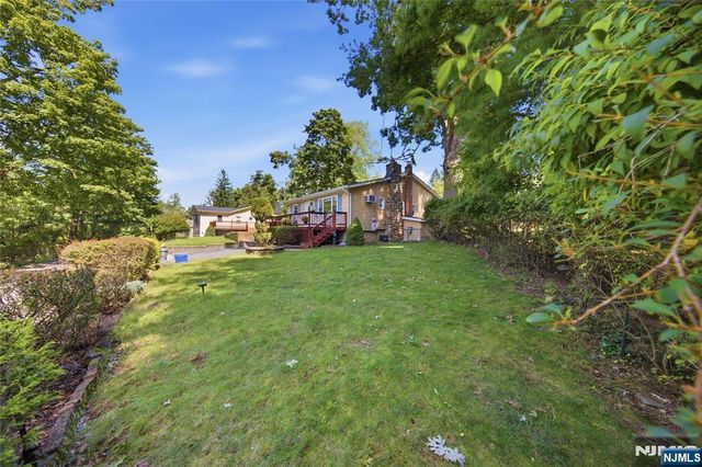2 Crow Trail, Wayne, NJ 07470