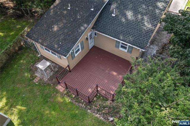 2 Crow Trail, Wayne, NJ 07470