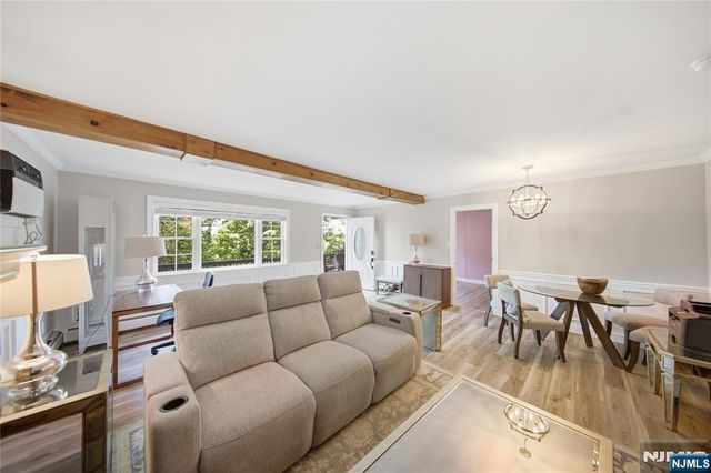 2 Crow Trail, Wayne, NJ 07470