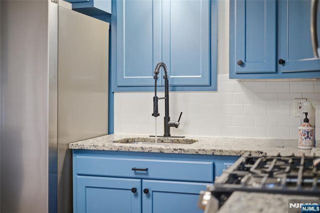 2 Crow Trail, Wayne, NJ 07470
