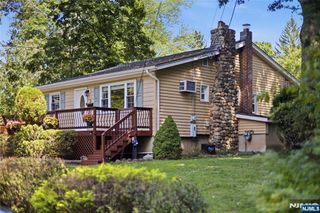 2 Crow Trail, Wayne, NJ 07470