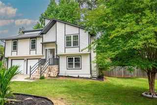 10175 Old Woodland Entry NE, Johns Creek, GA 30022