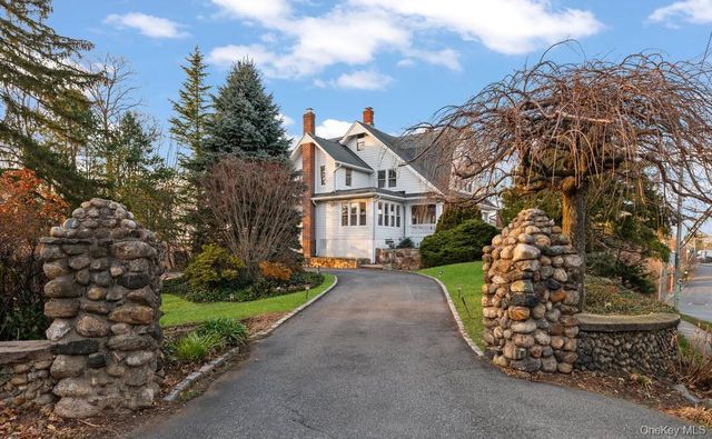 68 Carlton Avenue, Port Washington, NY 11050