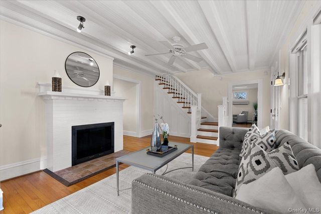 68 Carlton Avenue, Port Washington, NY 11050