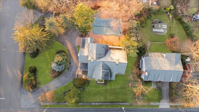 68 Carlton Avenue, Port Washington, NY 11050