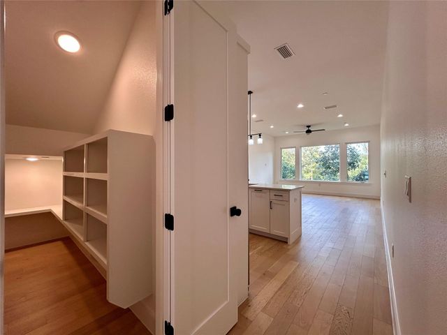 4010 Clawson RD 9, Austin, TX 78704