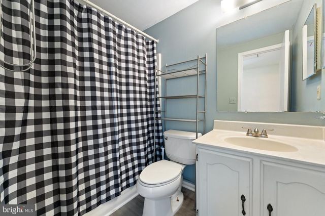 34 PALMER CT, Sterling, VA 20165