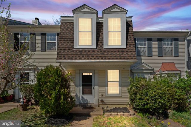 34 PALMER CT, Sterling, VA 20165