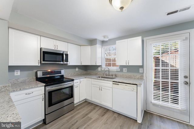 34 PALMER CT, Sterling, VA 20165