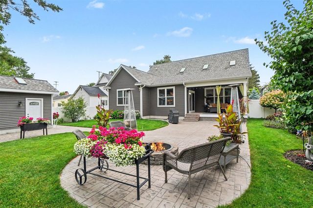223 Prospect Street, Spring Lake, MI 49456