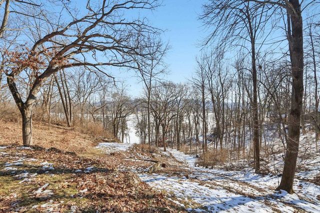 S9044 Timbercrest Trail, Prairie Du Sac, WI 53578