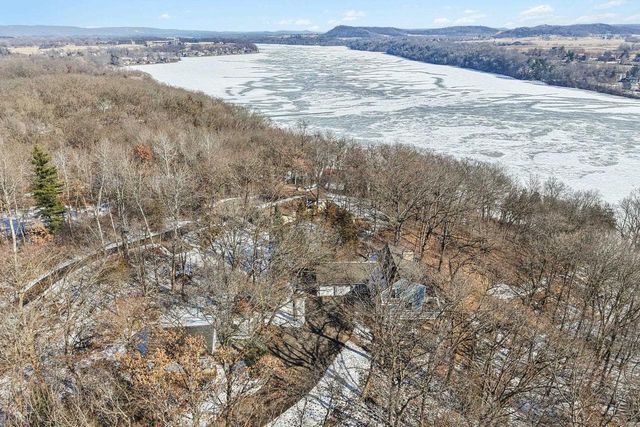 S9044 Timbercrest Trail, Prairie Du Sac, WI 53578