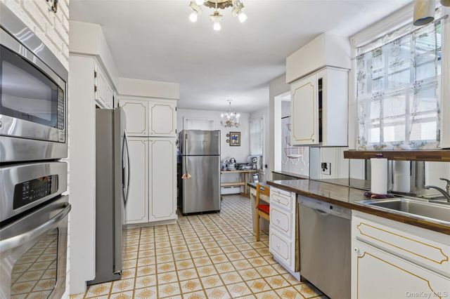 38 Cedarhurst Avenue, Cedarhurst, NY 11516