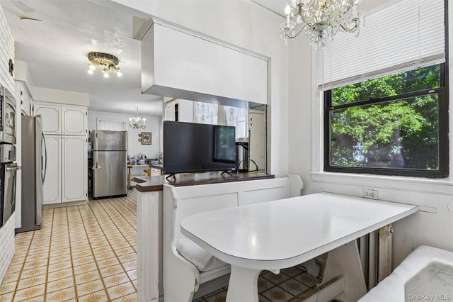 38 Cedarhurst Avenue, Cedarhurst, NY 11516