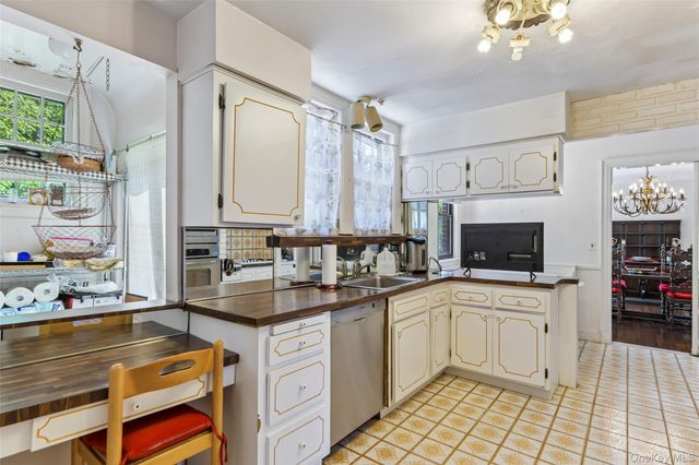 38 Cedarhurst Avenue, Cedarhurst, NY 11516