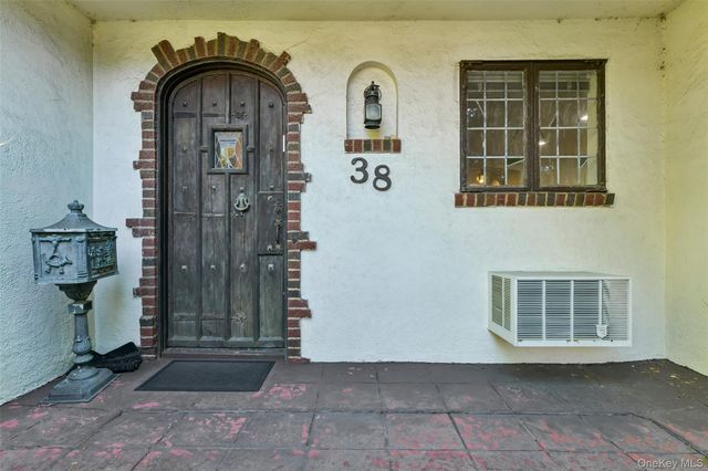 38 Cedarhurst Avenue, Cedarhurst, NY 11516