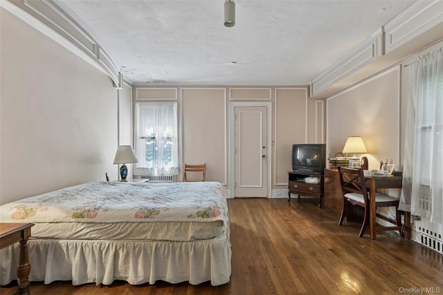 38 Cedarhurst Avenue, Cedarhurst, NY 11516