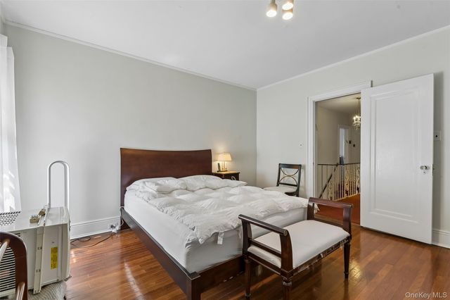 38 Cedarhurst Avenue, Cedarhurst, NY 11516