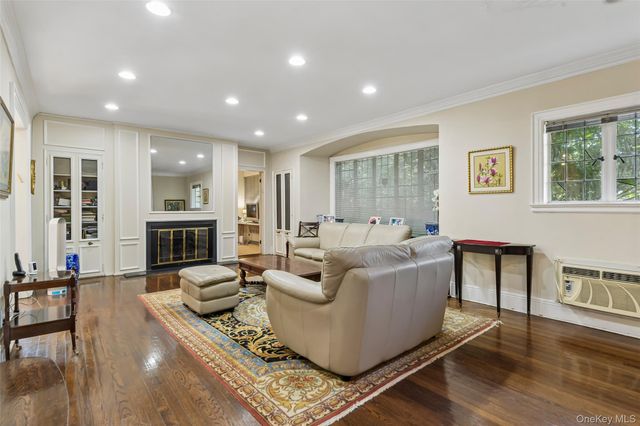 38 Cedarhurst Avenue, Cedarhurst, NY 11516