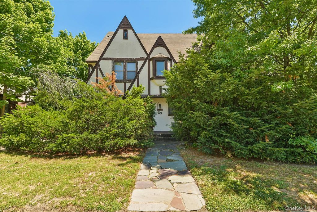 38 Cedarhurst Avenue, Cedarhurst, NY 11516