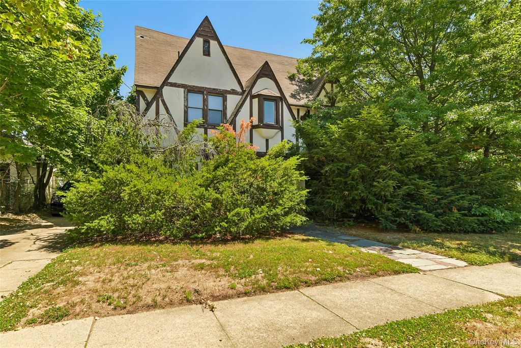 38 Cedarhurst Avenue, Cedarhurst, NY 11516 — photo 2