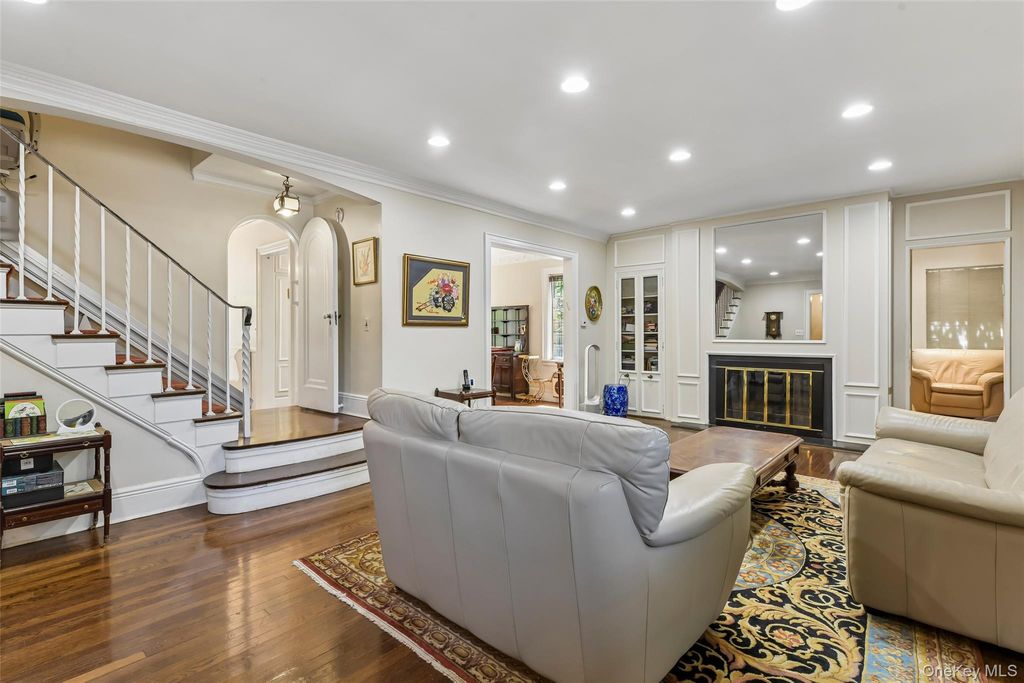 38 Cedarhurst Avenue, Cedarhurst, NY 11516 — photo 5