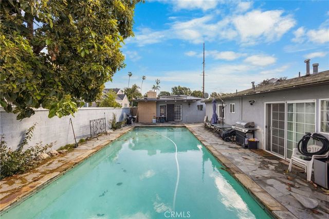 626 N Grand, Santa Ana, CA 92701