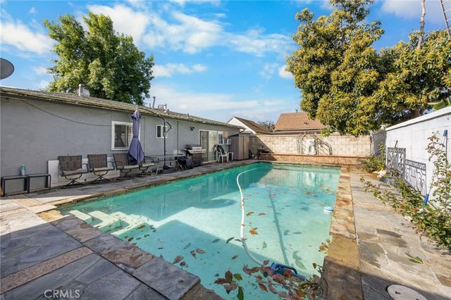 626 N Grand, Santa Ana, CA 92701