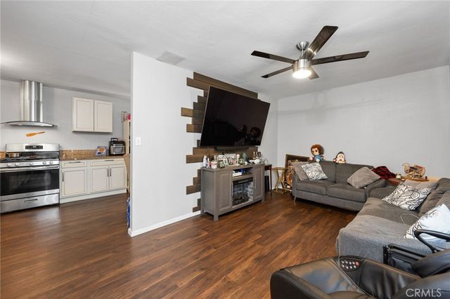 626 N Grand, Santa Ana, CA 92701