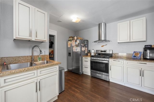 626 N Grand, Santa Ana, CA 92701