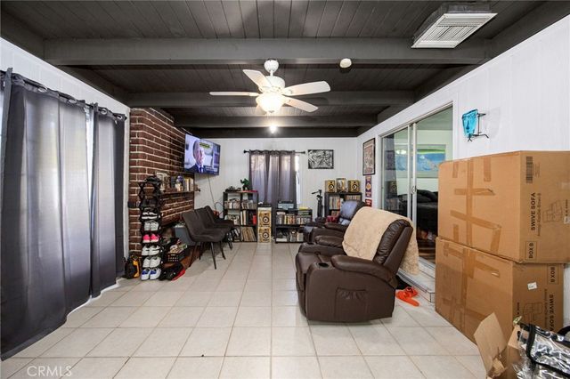 626 N Grand, Santa Ana, CA 92701