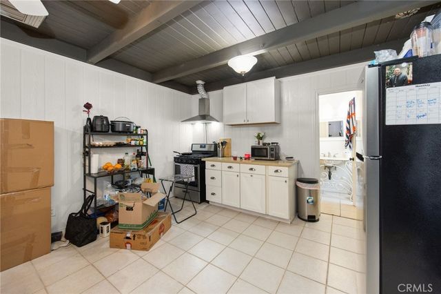 626 N Grand, Santa Ana, CA 92701