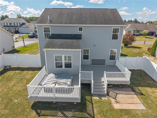 8710 Pizzuto Drive, Cicero, NY 13039