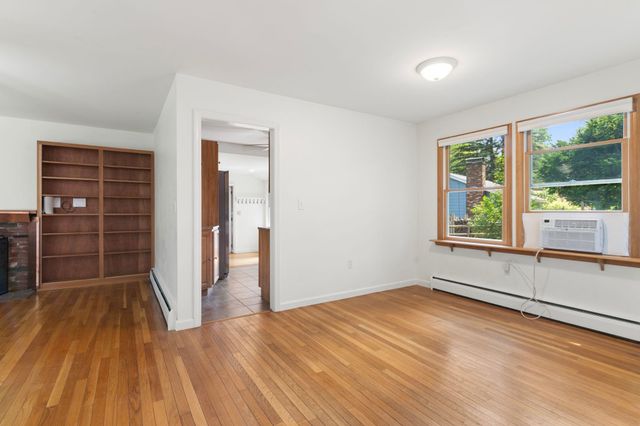 138 Wantastiquet Drive, Brattleboro, VT 05301