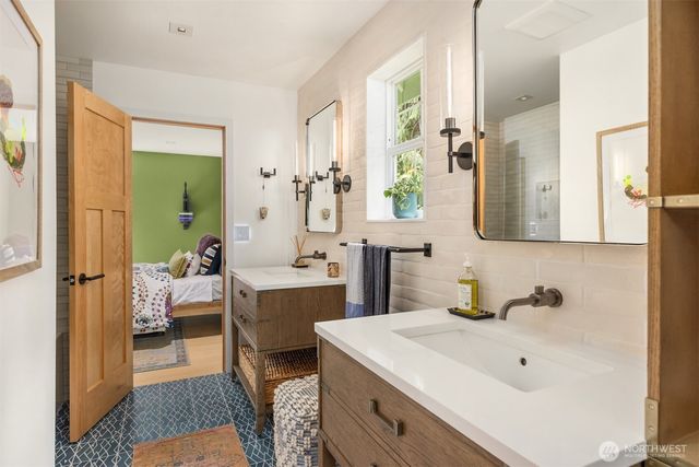 13264 Teem Loop Road NE, Bainbridge Island, WA 98110