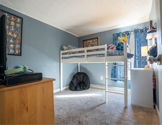 75 Kristen Ln, Wareham, MA 02571