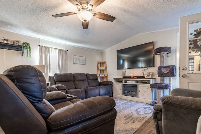 75 Kristen Ln, Wareham, MA 02571