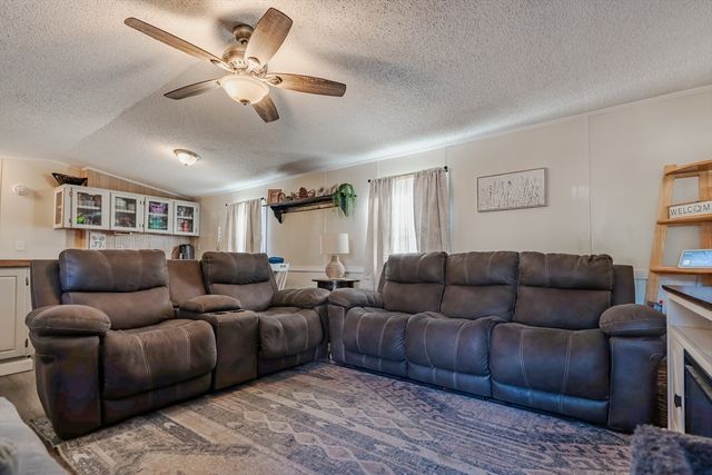 75 Kristen Ln, Wareham, MA 02571