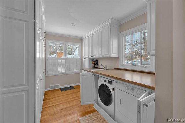 23573 Fordson Drive, Dearborn, MI 48124