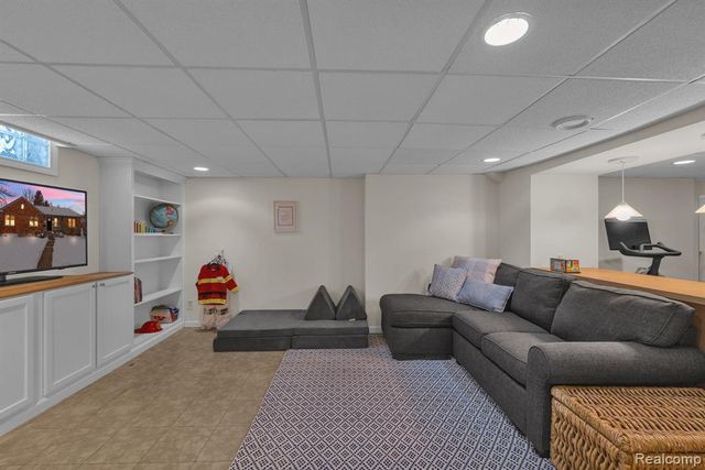 23573 Fordson Drive, Dearborn, MI 48124