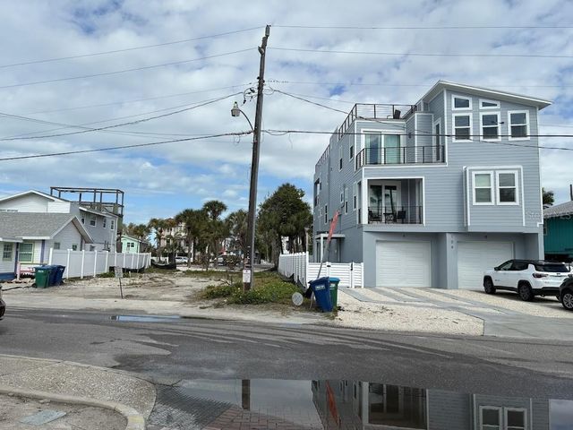 104 1ST STREET N, Bradenton Beach, FL 34217