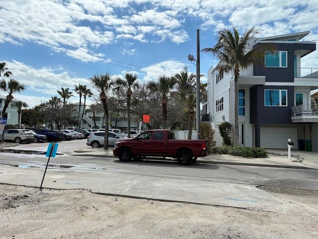 104 1ST STREET N, Bradenton Beach, FL 34217