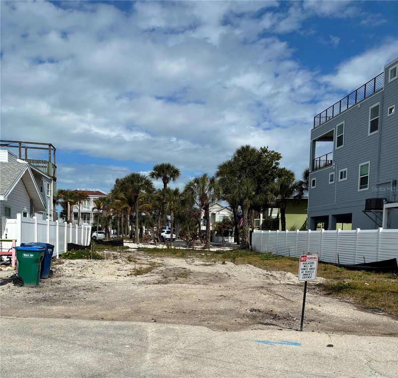 104 1ST STREET N, Bradenton Beach, FL 34217