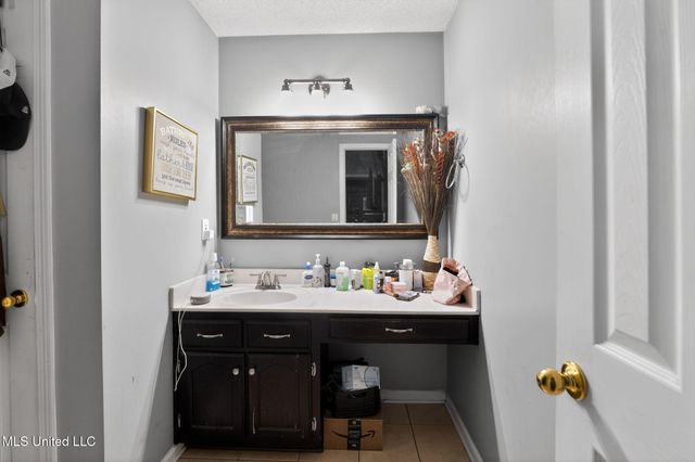 1891 Central Trails Drive, Southaven, MS 38671